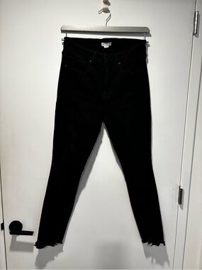 Good American Black High-Rise Skinny Jeans with Frayed Hem